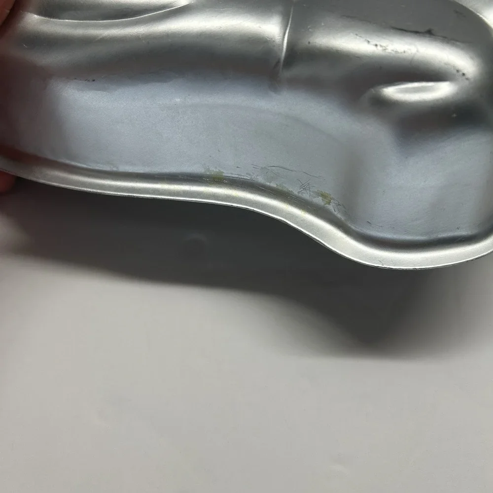Wilton 502-1212 Superman Cake Pan Mold From 1977 DC Comics Super Hero Birthday